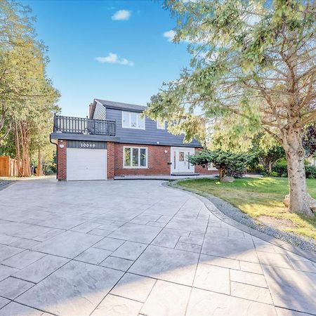 Stunning 7 Bedroom Rougeview Home With 2 Kitchens, 5 Bathrooms, Amazing Backyard & 8-Car Parking Toronto Zewnętrze zdjęcie