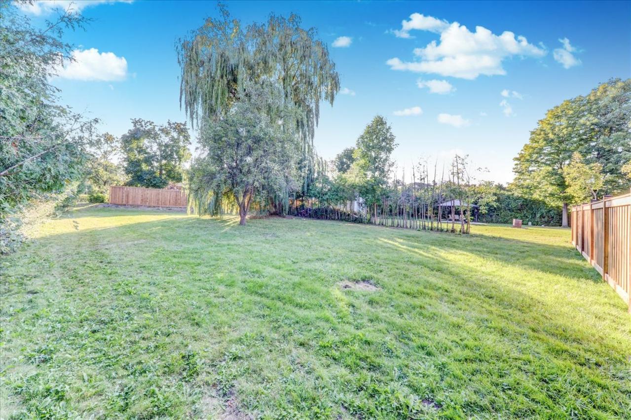Stunning 7 Bedroom Rougeview Home With 2 Kitchens, 5 Bathrooms, Amazing Backyard & 8-Car Parking Toronto Zewnętrze zdjęcie